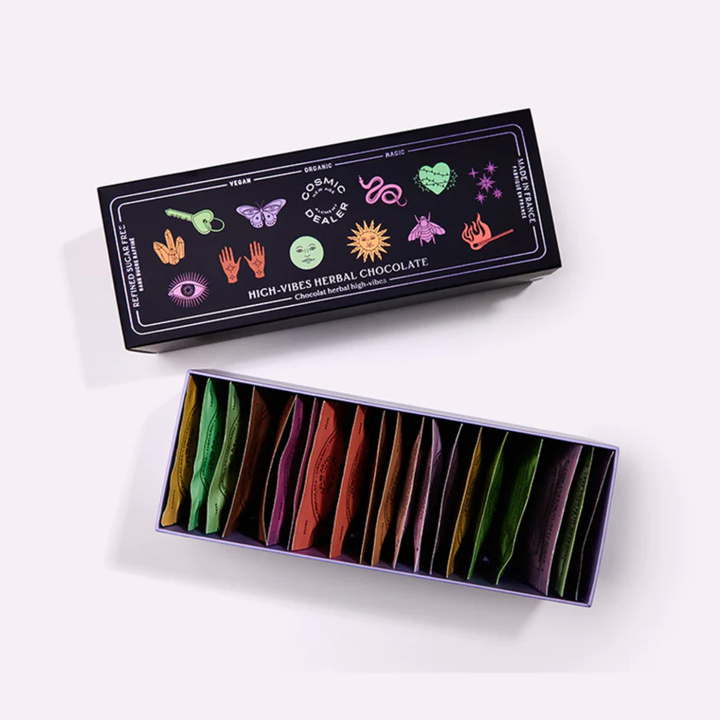 Sjokoladeboks 9 Varianter ØKO 20 x 20g i gruppen Råvarer & Drikke / Godteri og sjokolade / Sjokolade og bars hos Rawfoodshop Scandinavia AB (CHAKRA20BOX)